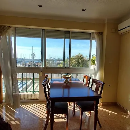 游艇会边的大房子 Apartment Santa Pola